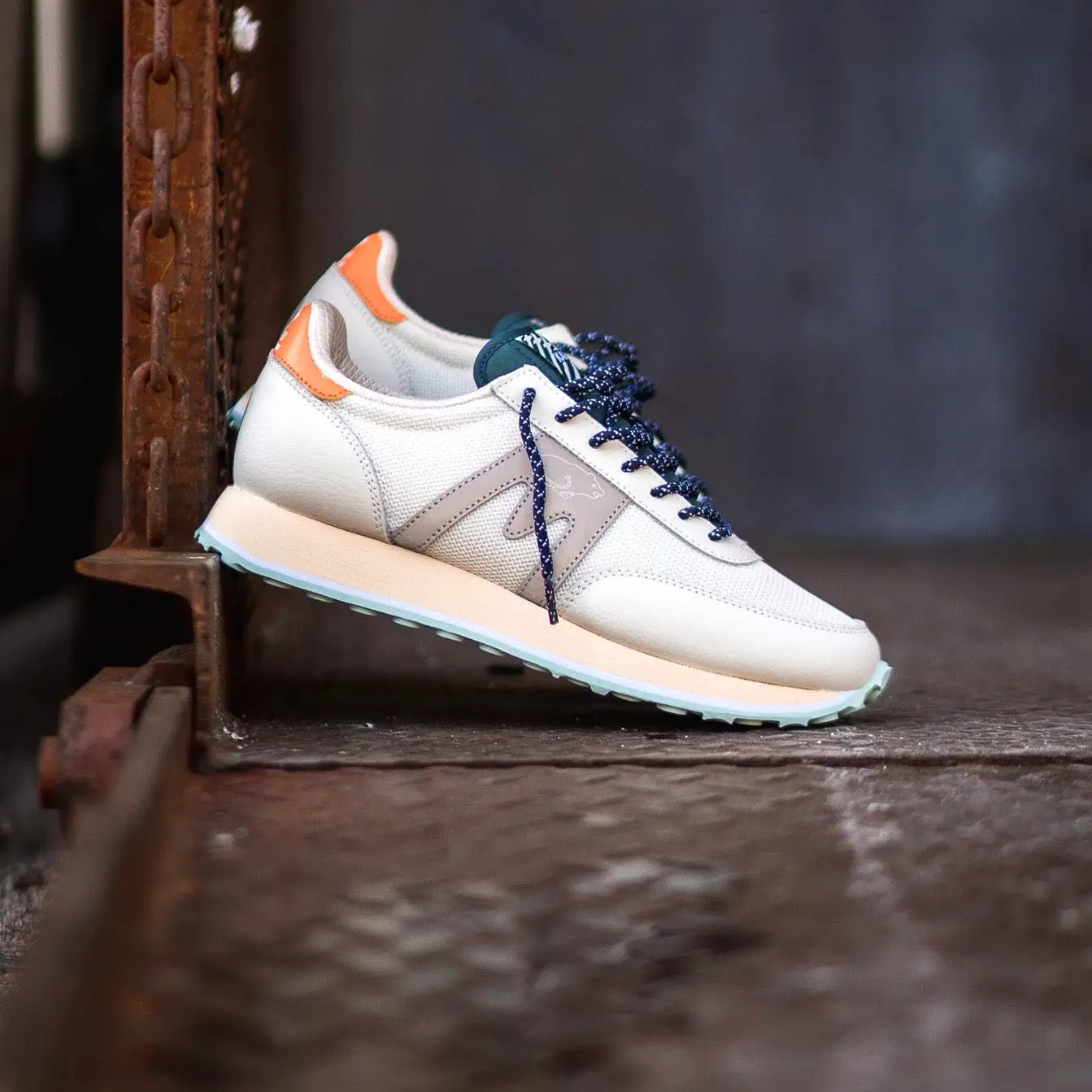 Karhu Albatross Control (Lily White/Silver)