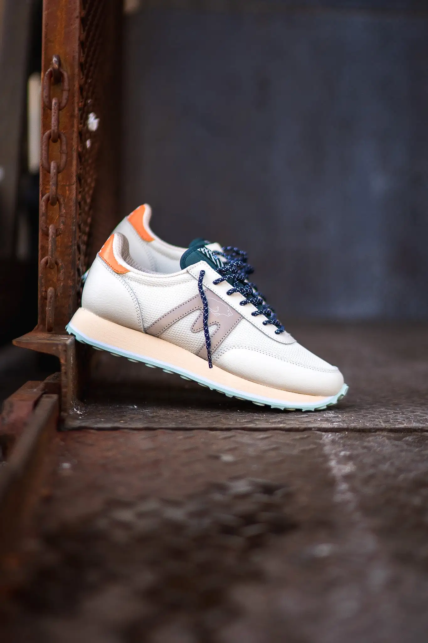 Karhu Albatross Control (Lily White/Silver)