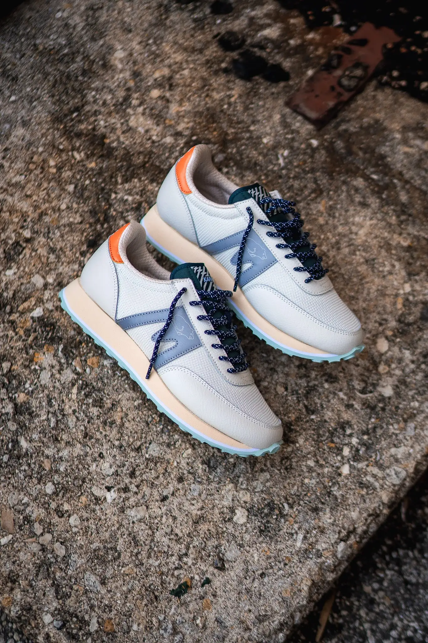 Karhu Albatross Control (Lily White/Silver)