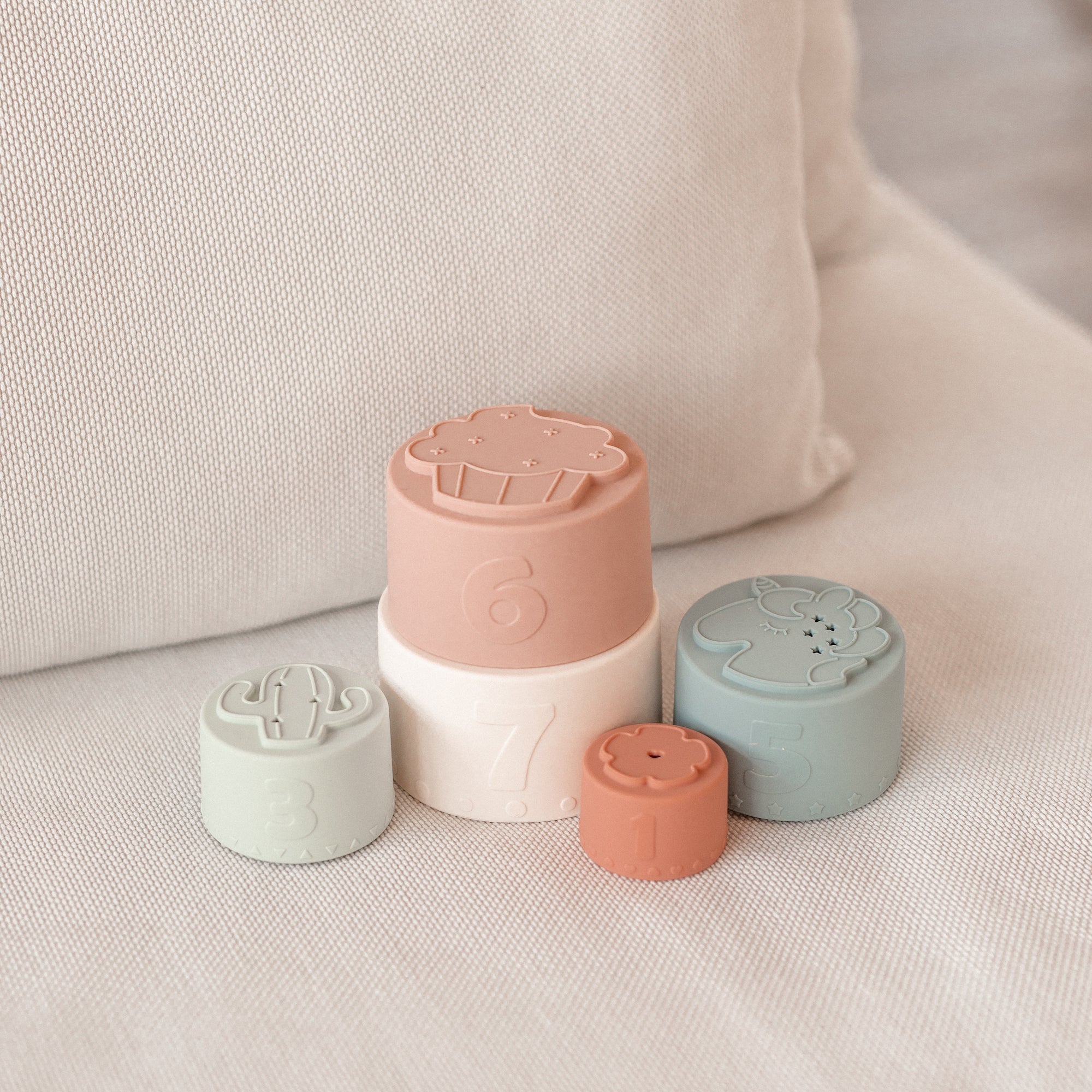 Silicone Baby Stacking Cups Bath & Beach — Pastel